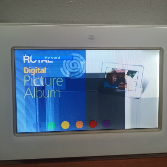 Royal 7" Digital Picture Album, Plug & Play, Most Media Cards, Remote & Manual - Picture 5 of 10